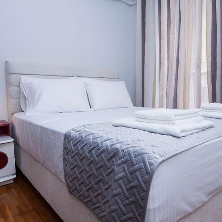 Central 2 Bd Apt With Balcony By Monastiraki Athens Exterior photo