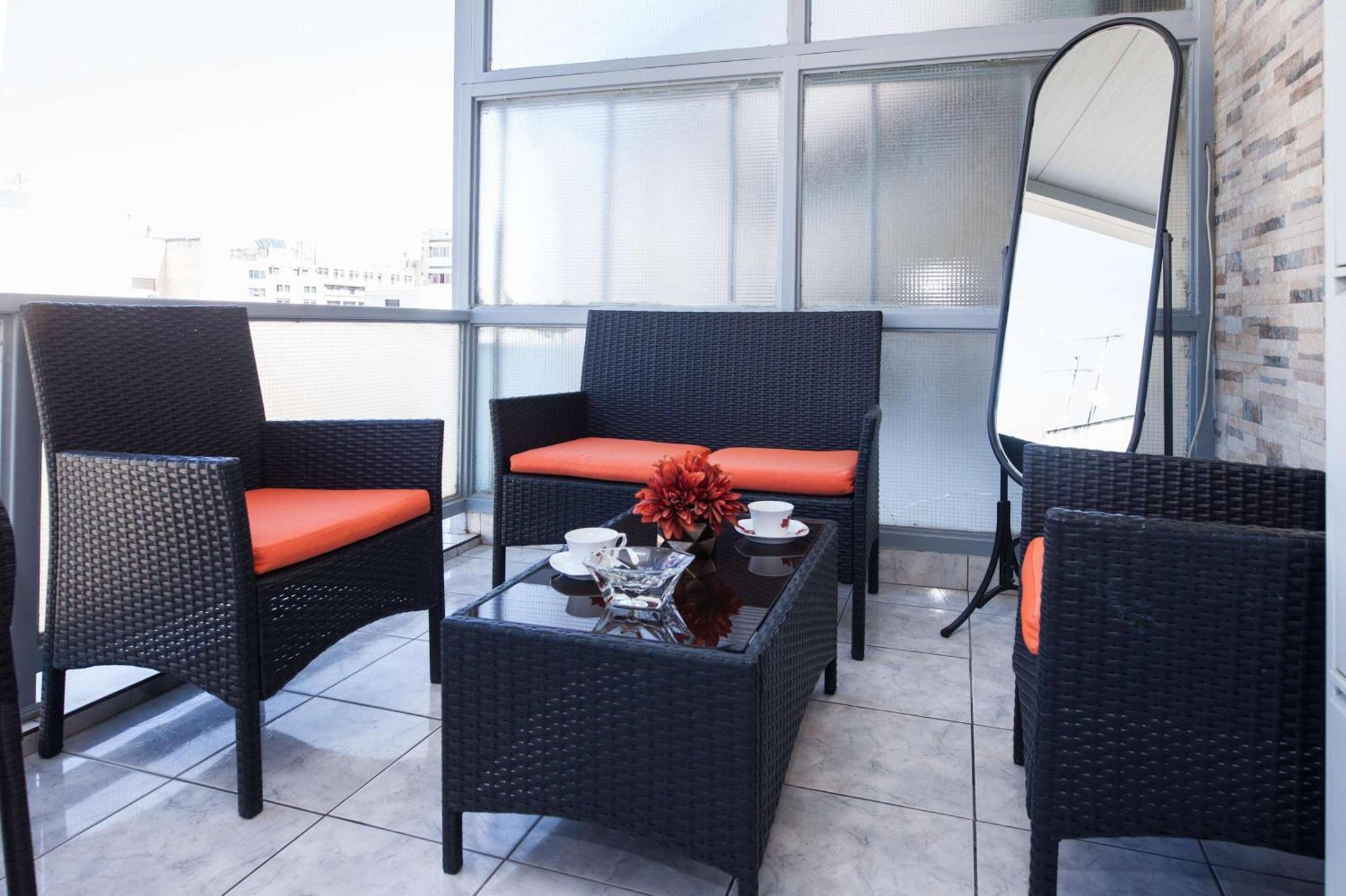 Central 2 Bd Apt With Balcony By Monastiraki Athens Exterior photo