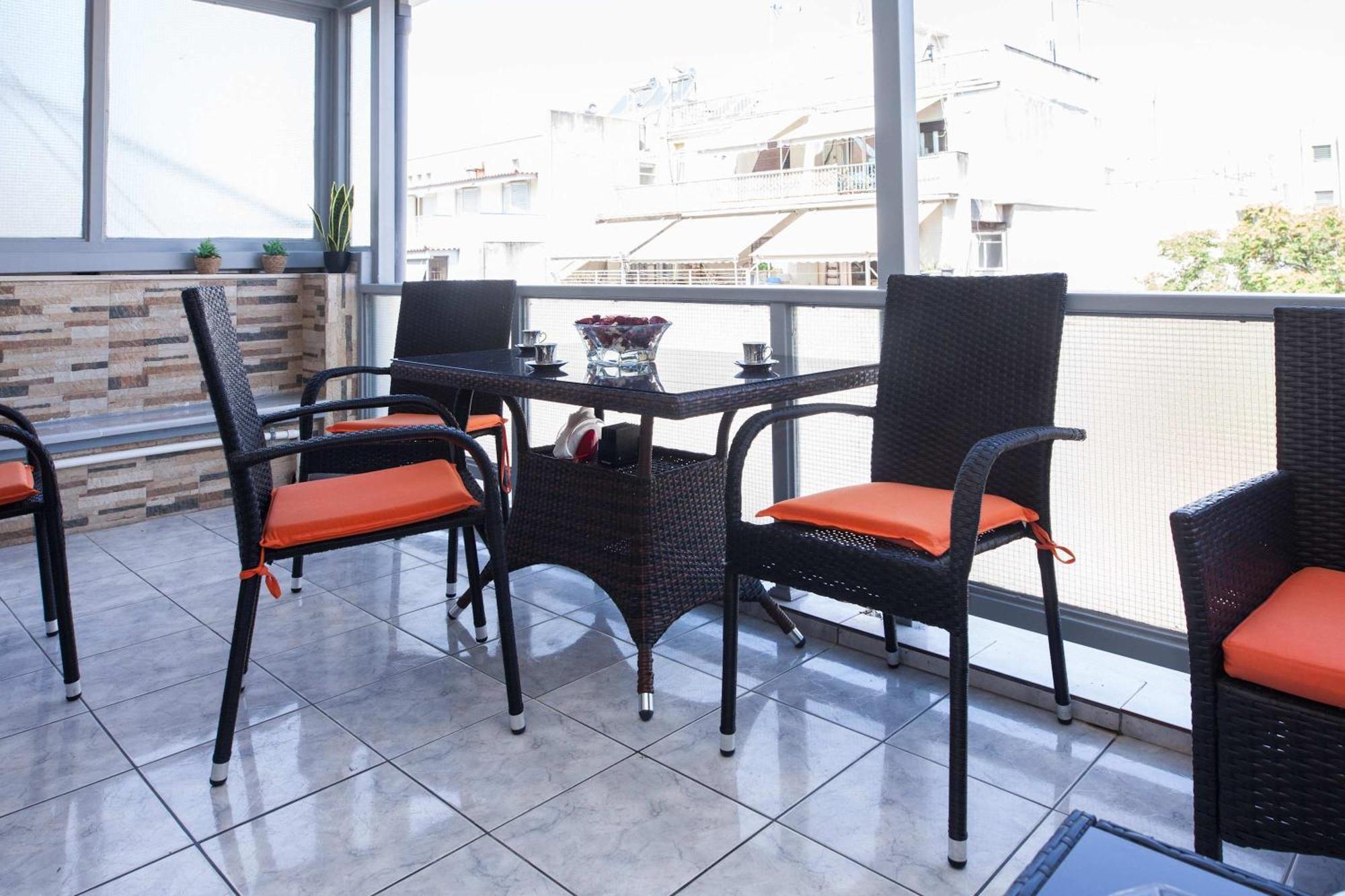 Central 2 Bd Apt With Balcony By Monastiraki Athens Exterior photo
