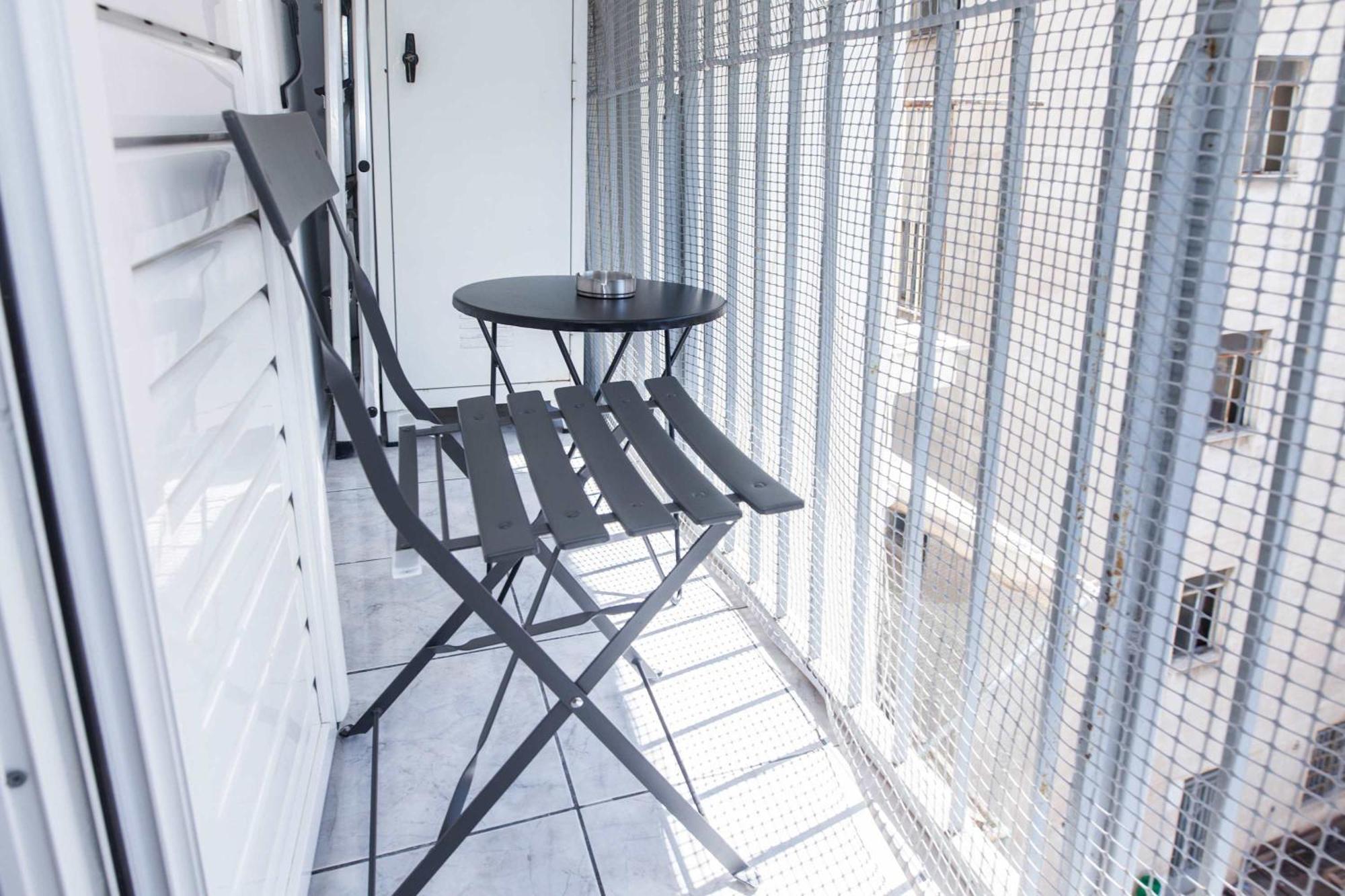 Central 2 Bd Apt With Balcony By Monastiraki Athens Exterior photo