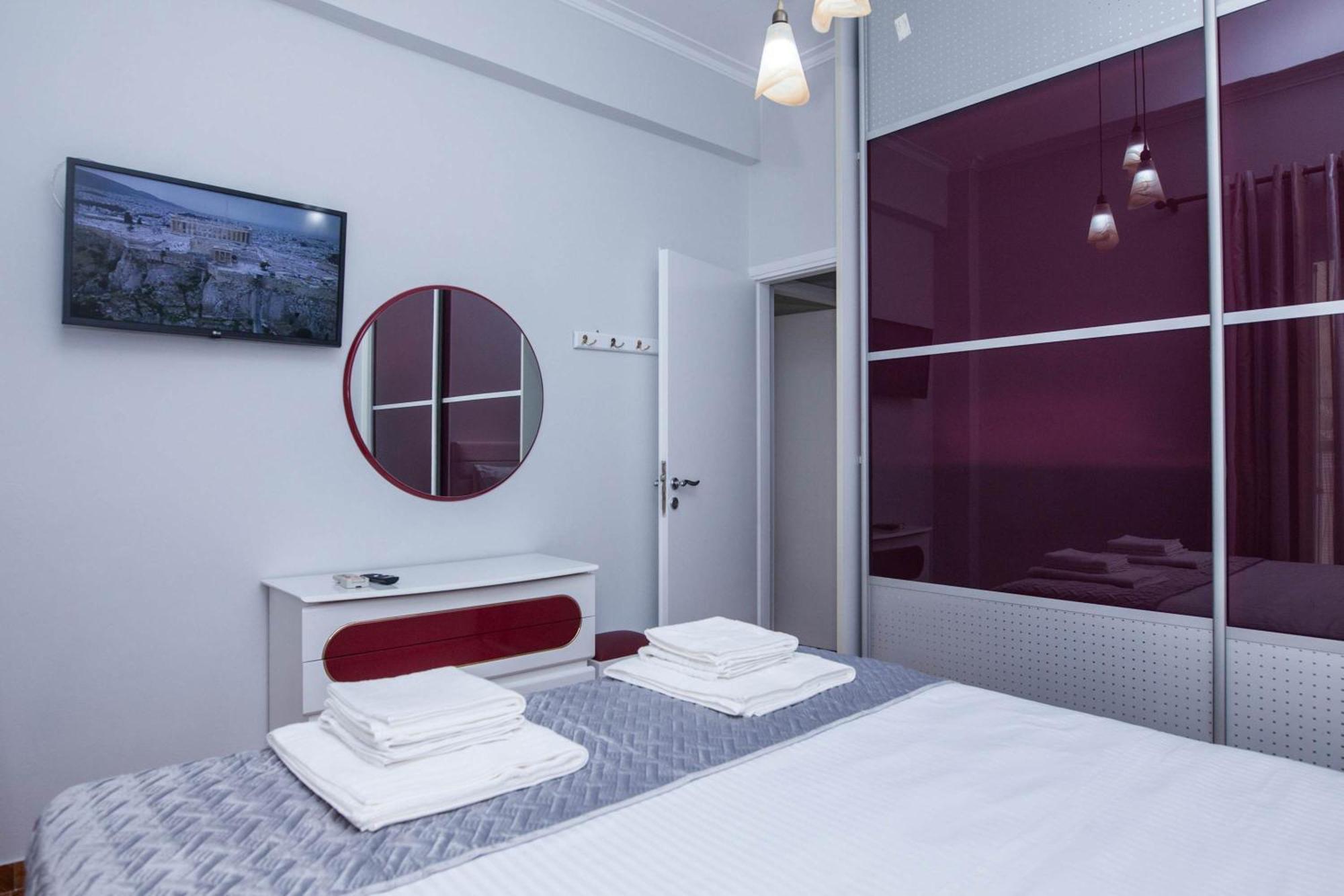 Central 2 Bd Apt With Balcony By Monastiraki Athens Exterior photo