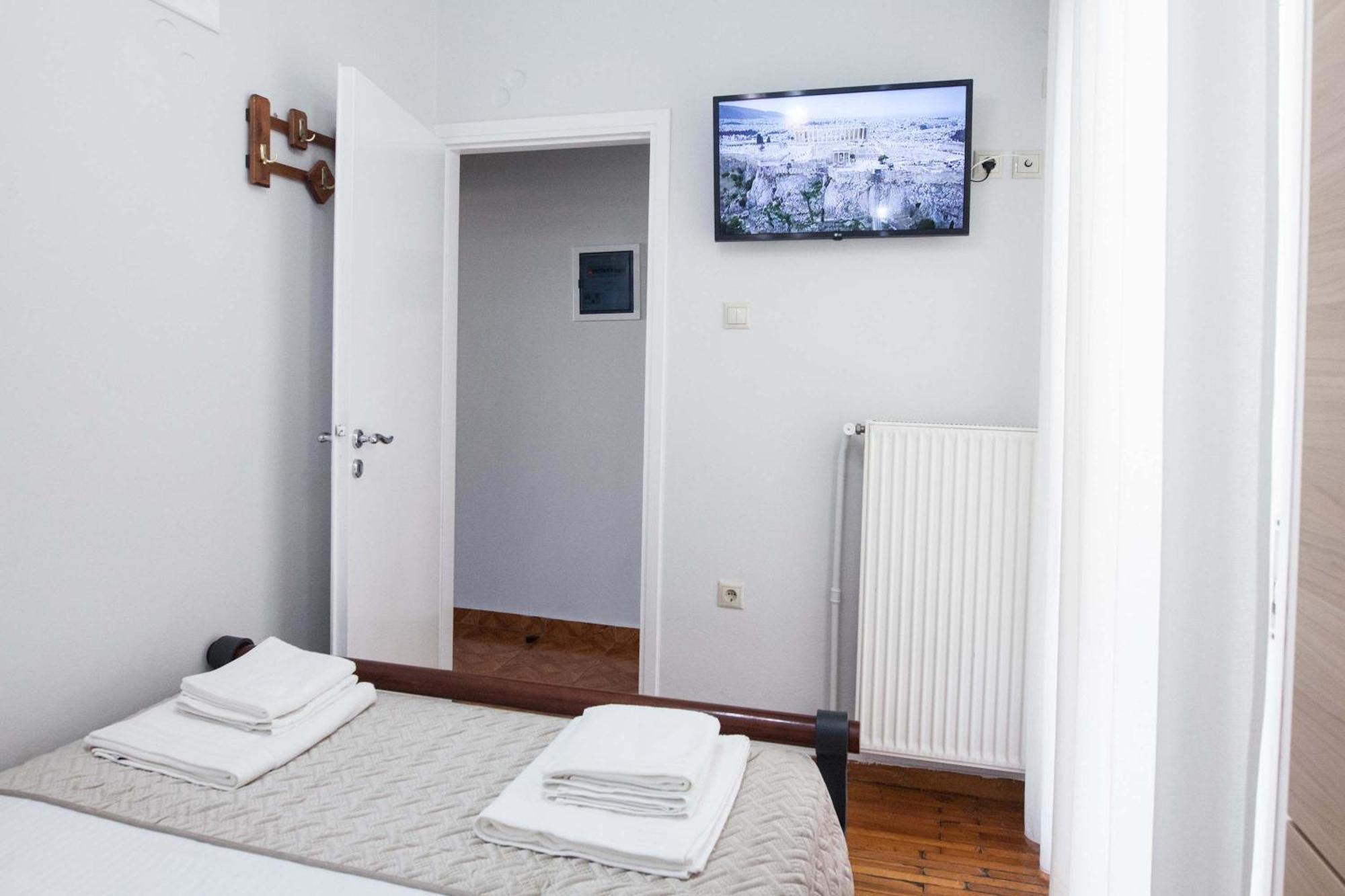 Central 2 Bd Apt With Balcony By Monastiraki Athens Exterior photo