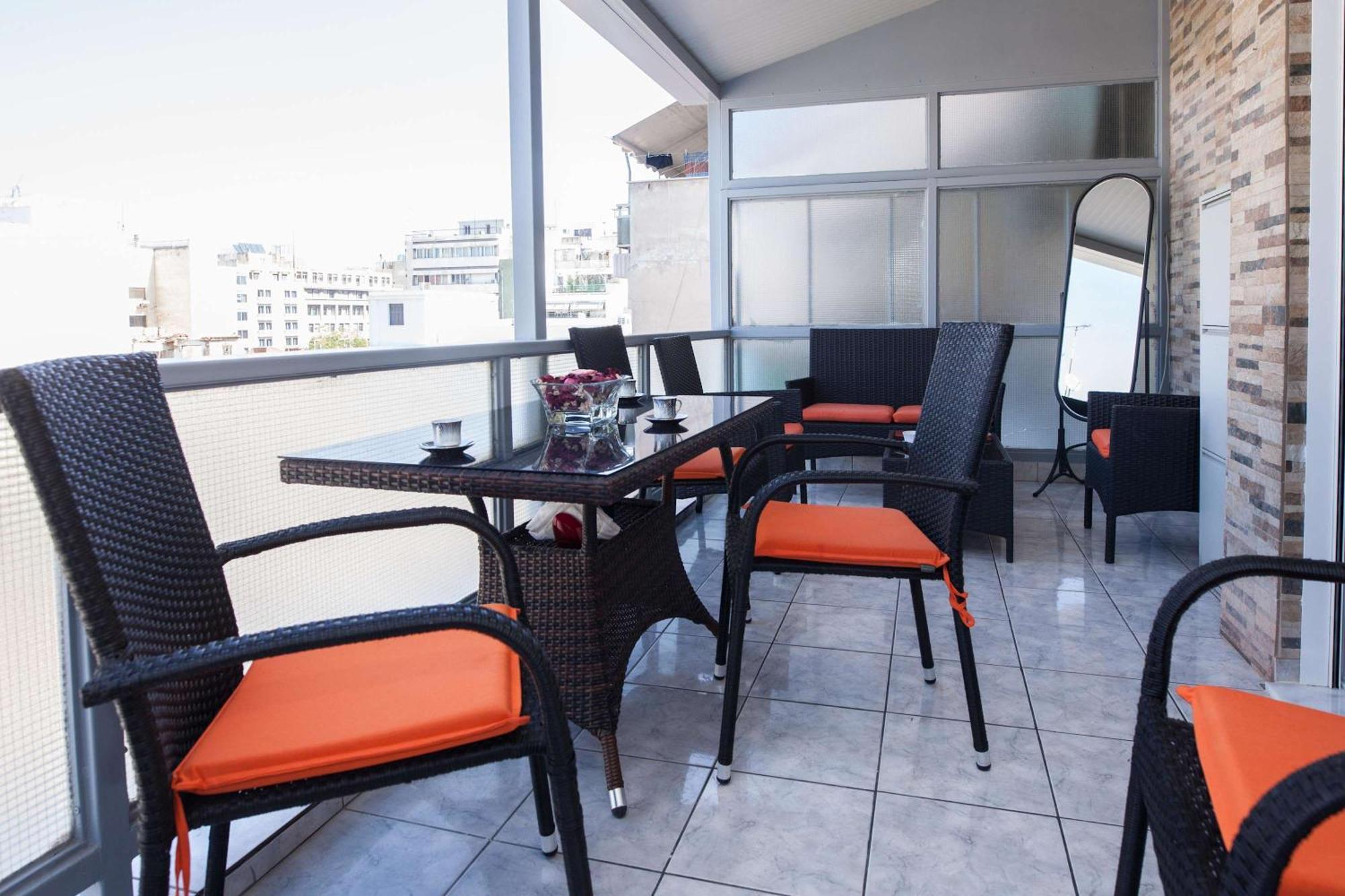 Central 2 Bd Apt With Balcony By Monastiraki Athens Exterior photo