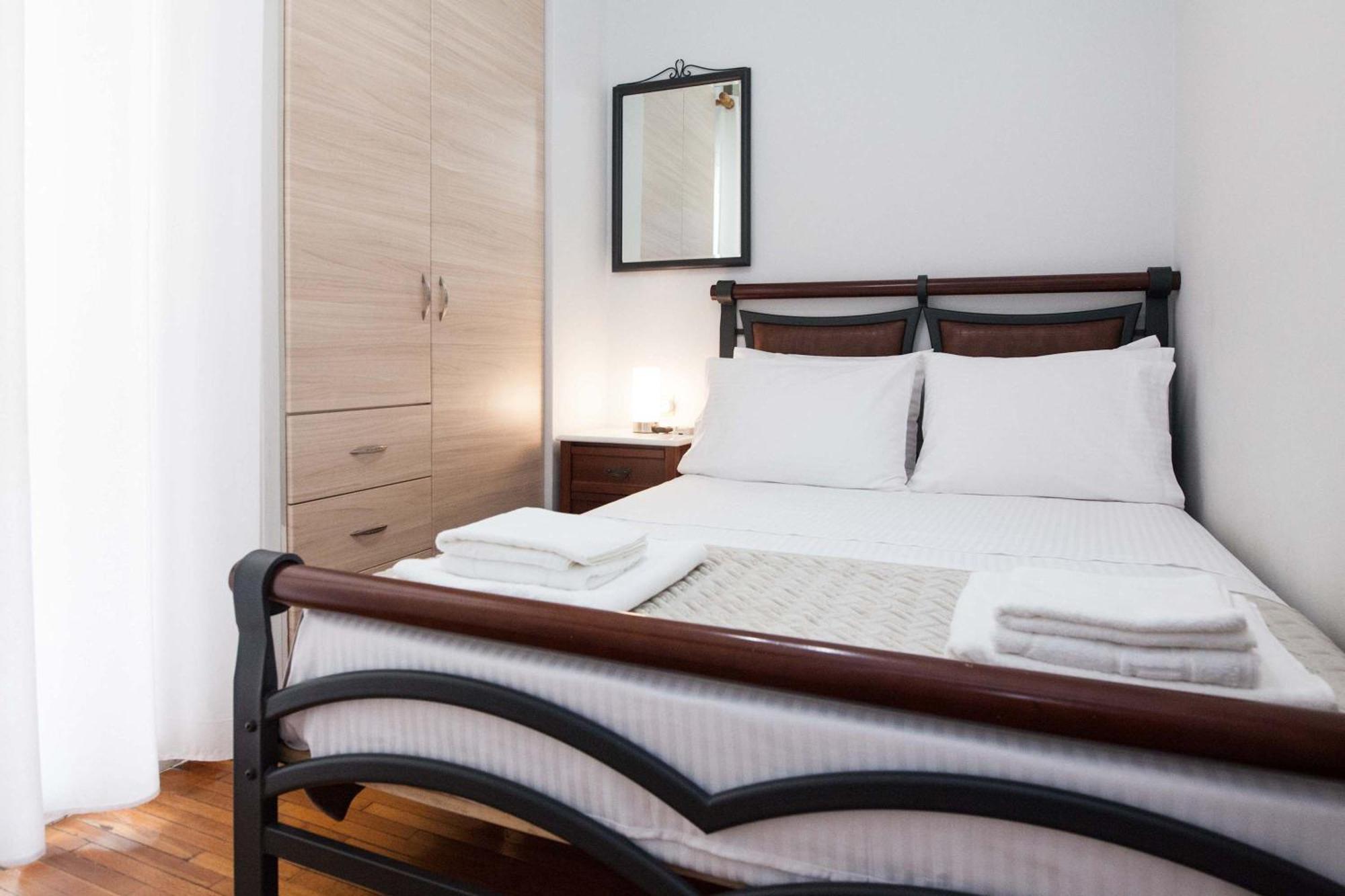 Central 2 Bd Apt With Balcony By Monastiraki Athens Exterior photo